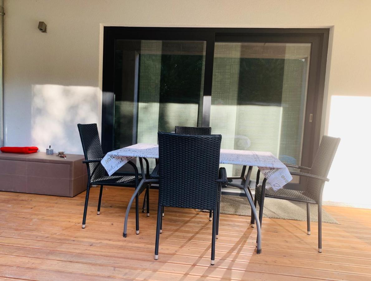 Firmen & Ferienwohnung Brecht 1 Waibstadt Exteriör bild
