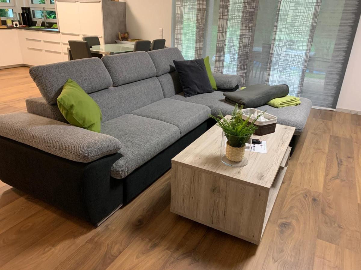 Firmen & Ferienwohnung Brecht 1 Waibstadt Exteriör bild